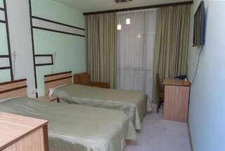 Санатории Arzni Health Resort Арзни Спальное место в общем номере с 2 кроватями: лечение включено-6